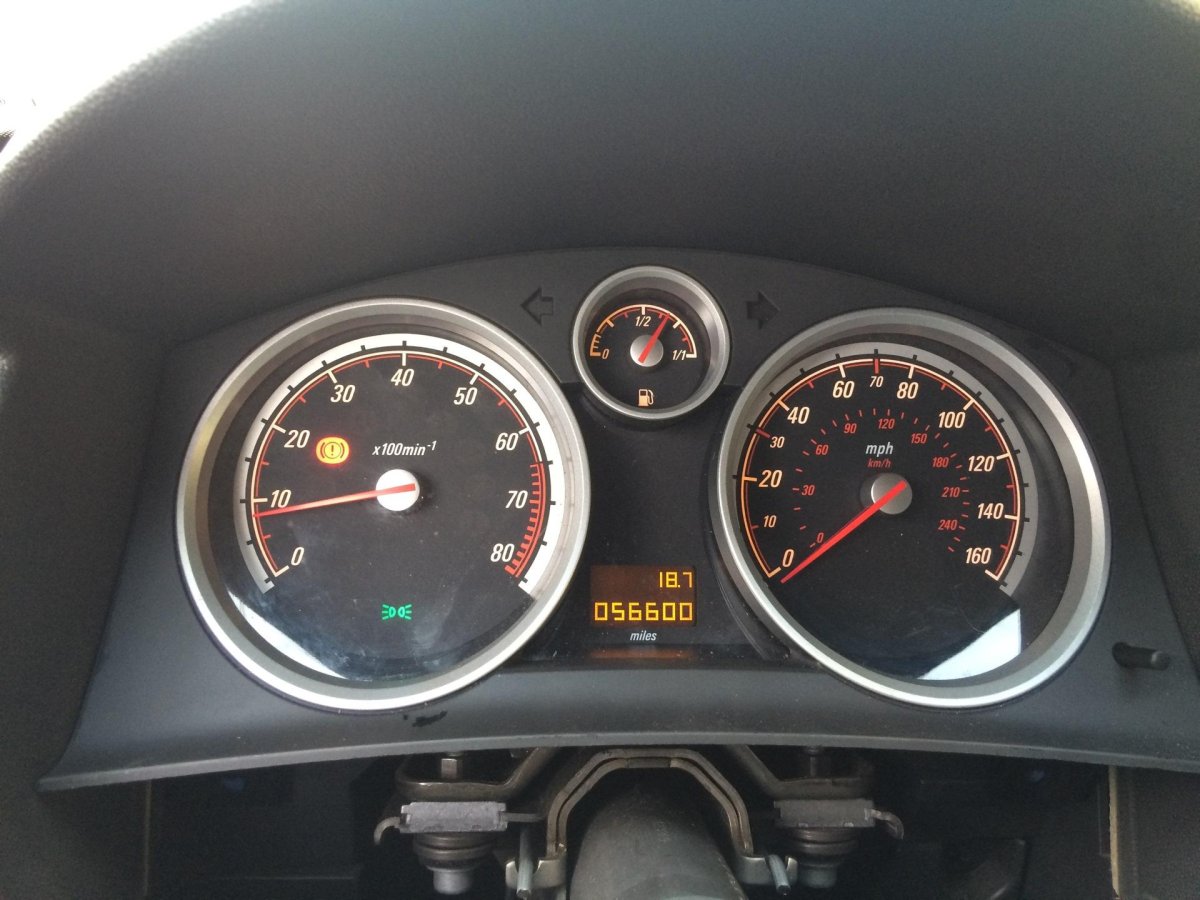 Приборная панель Opel Astra h