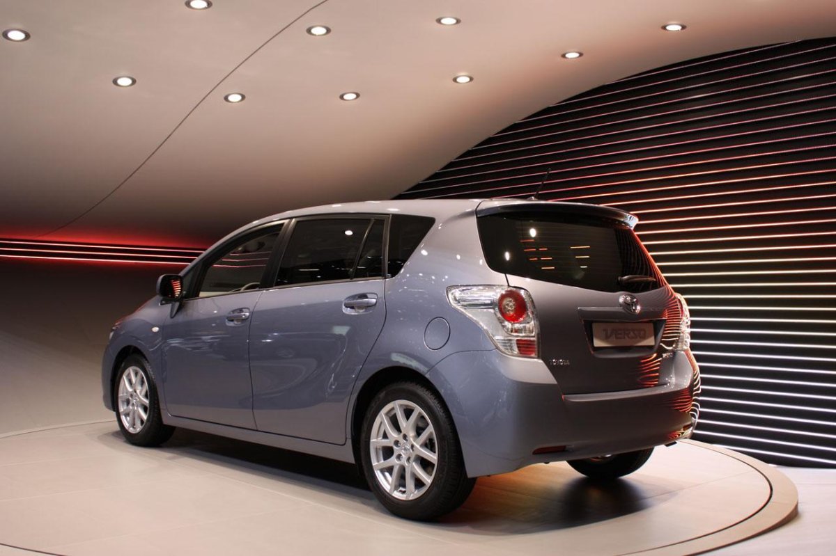 Тойота версо 2009