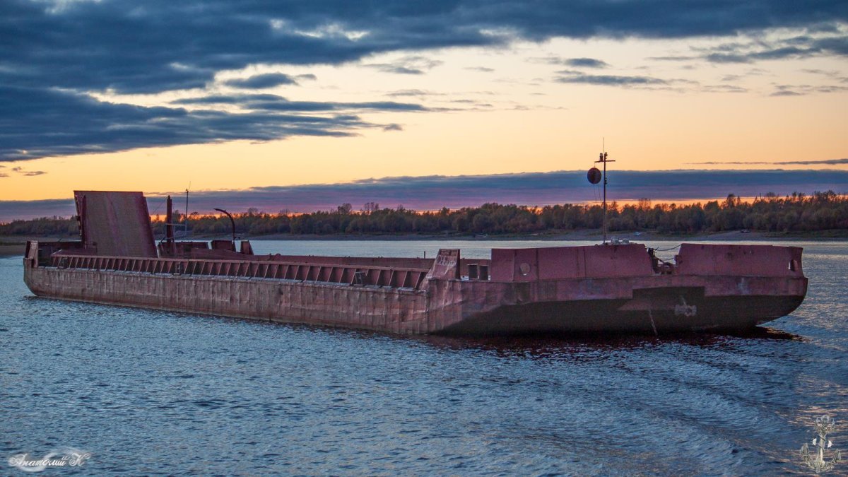 Морская баржа