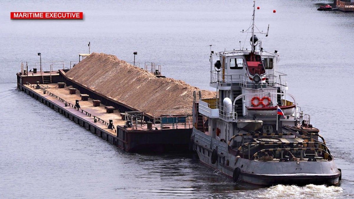 Речная баржа