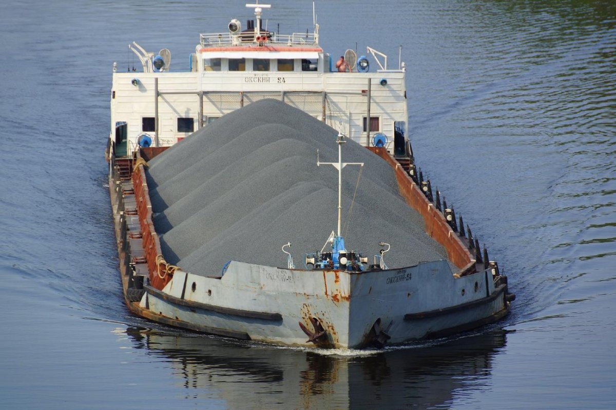 Судно Окский 24