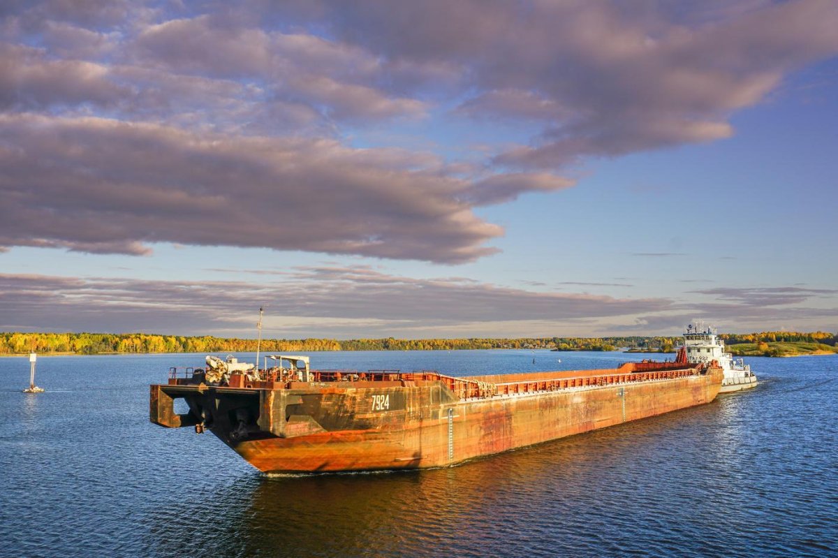 Баржа Череповец