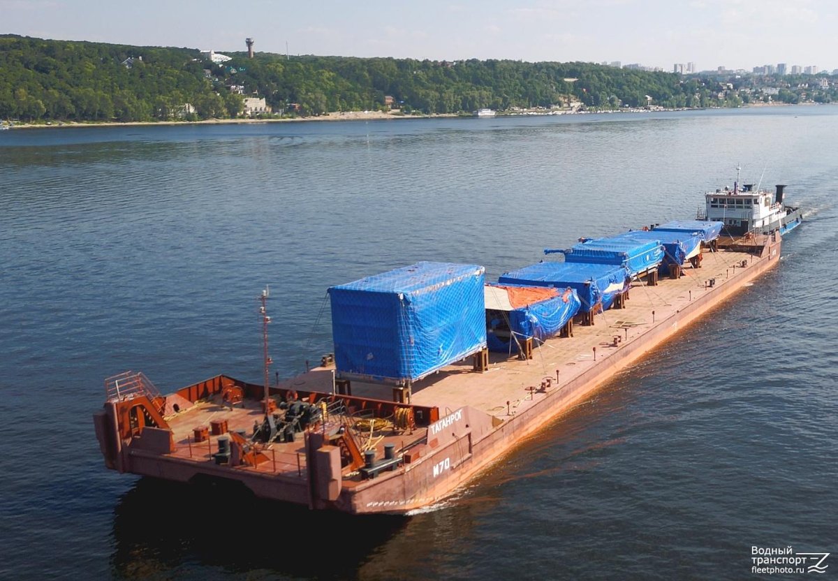 Самоходная баржа толкач