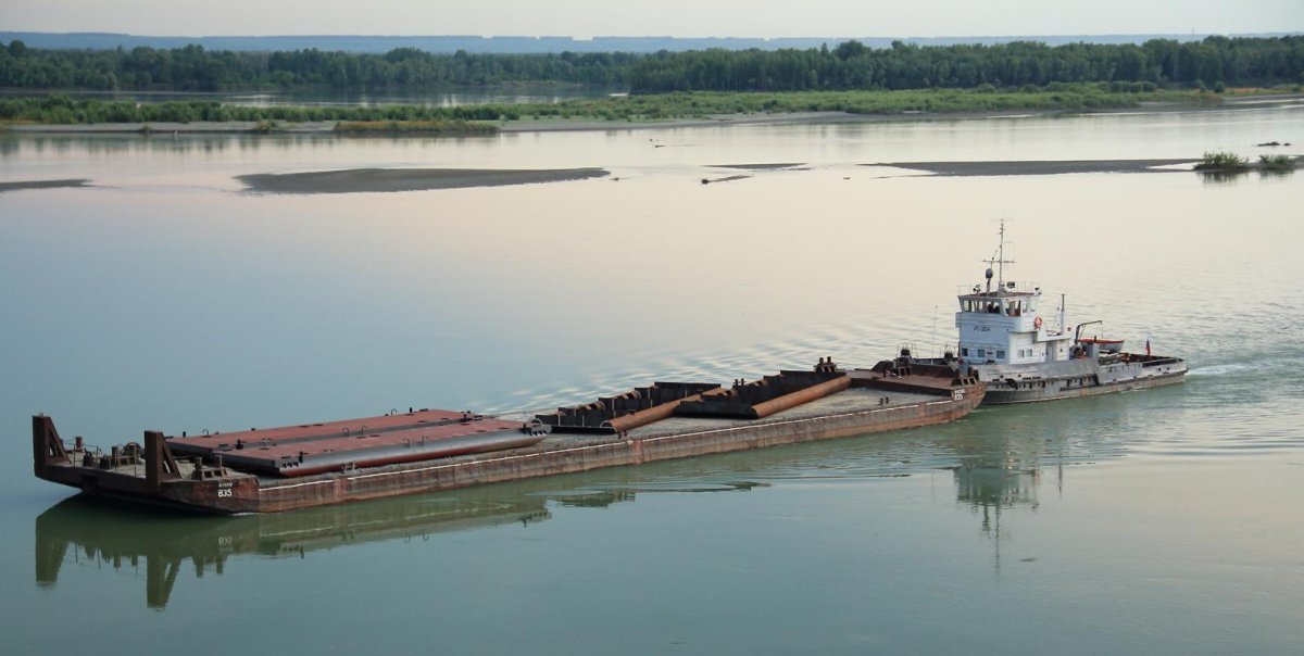 Судоходная река Иртыш