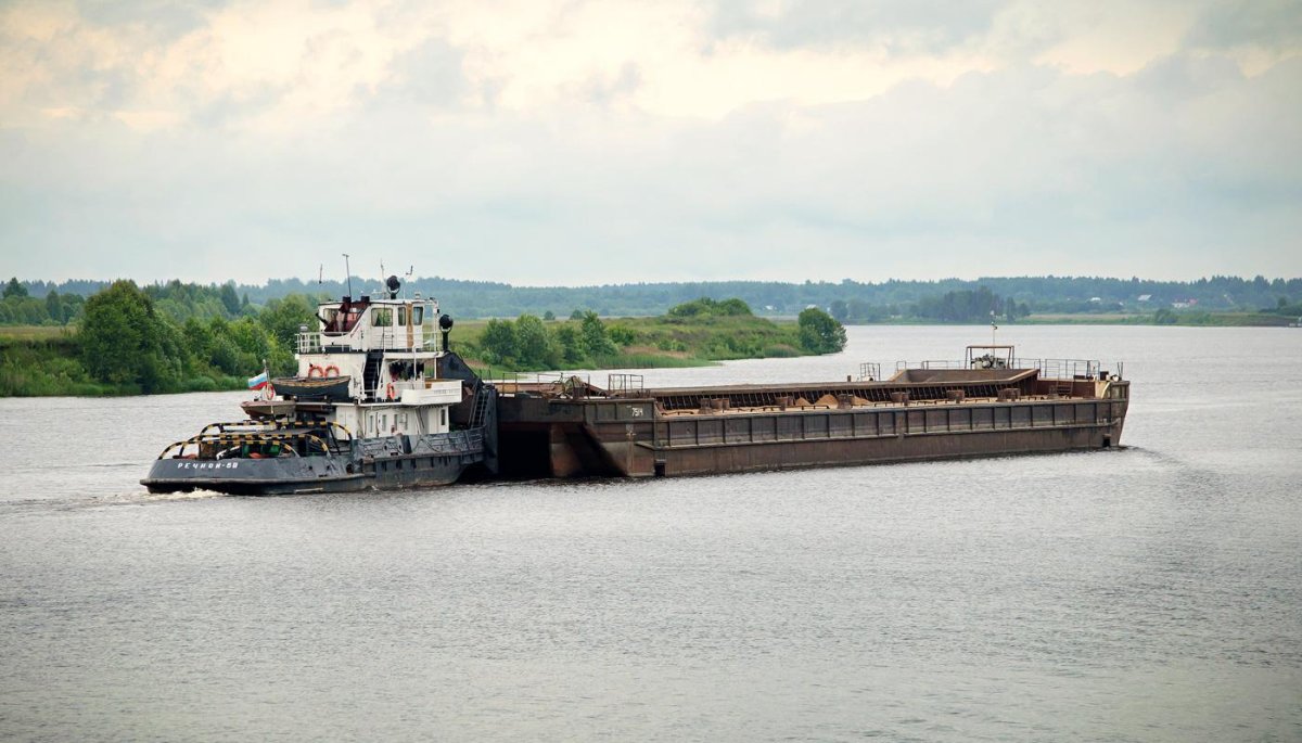 Шаланда баржа