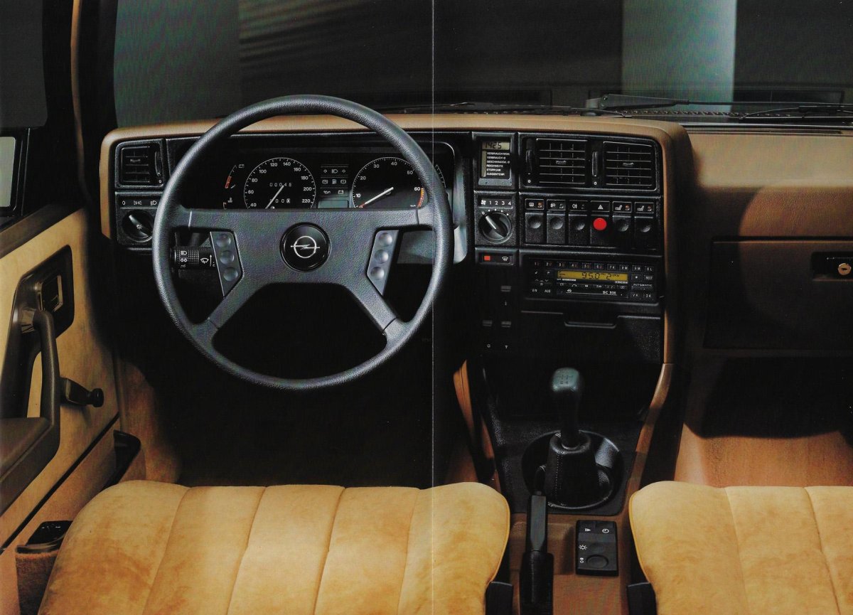 Opel Senator a2 салон