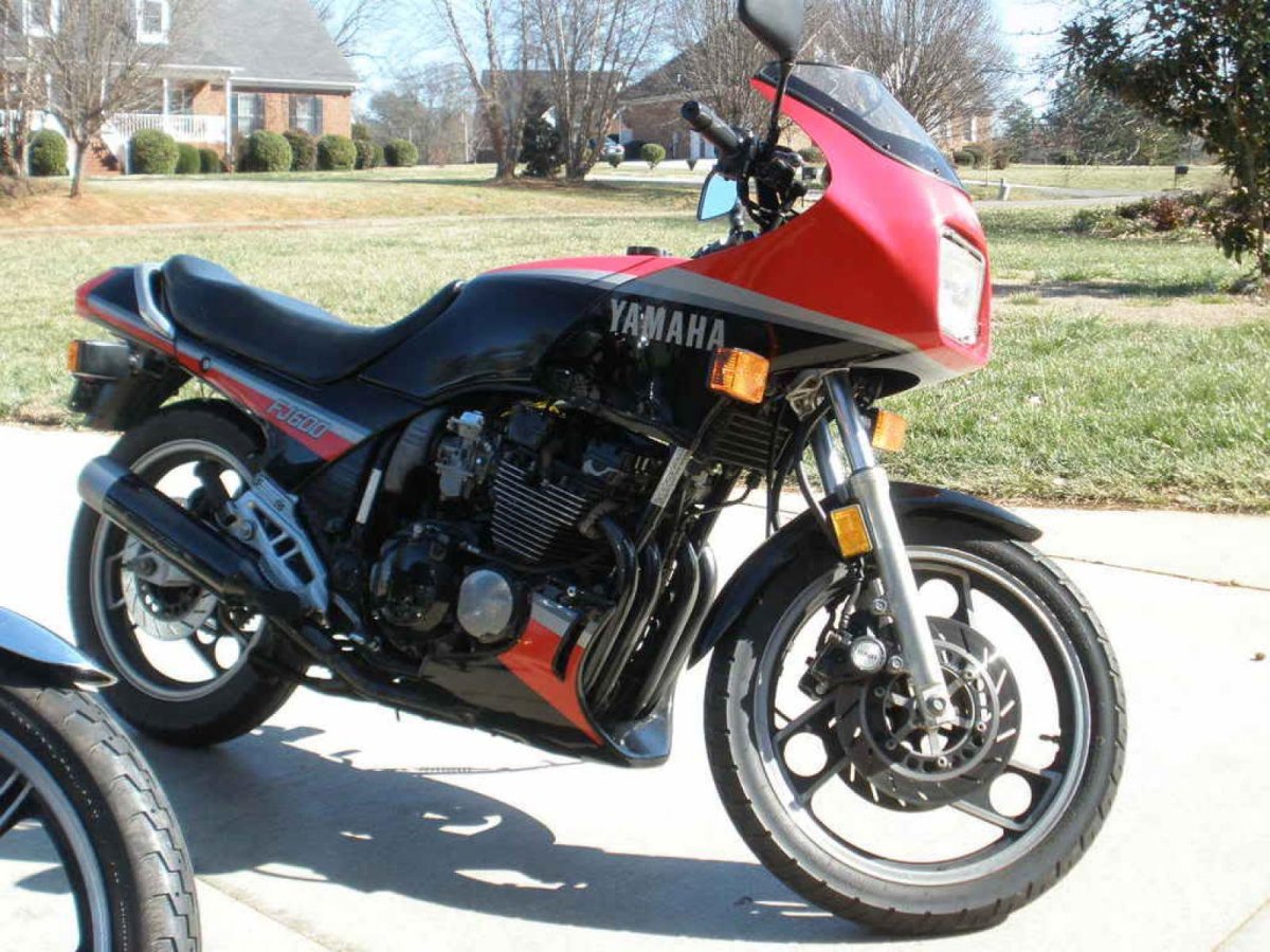Yamaha FJ 600