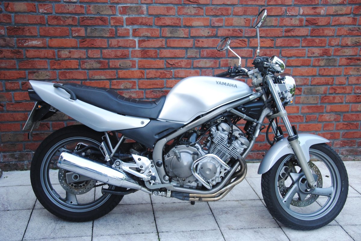 Yamaha XJR 600