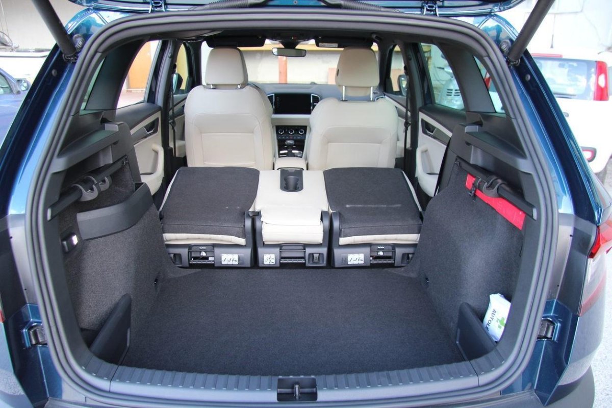 Škoda Karoq салон багажник