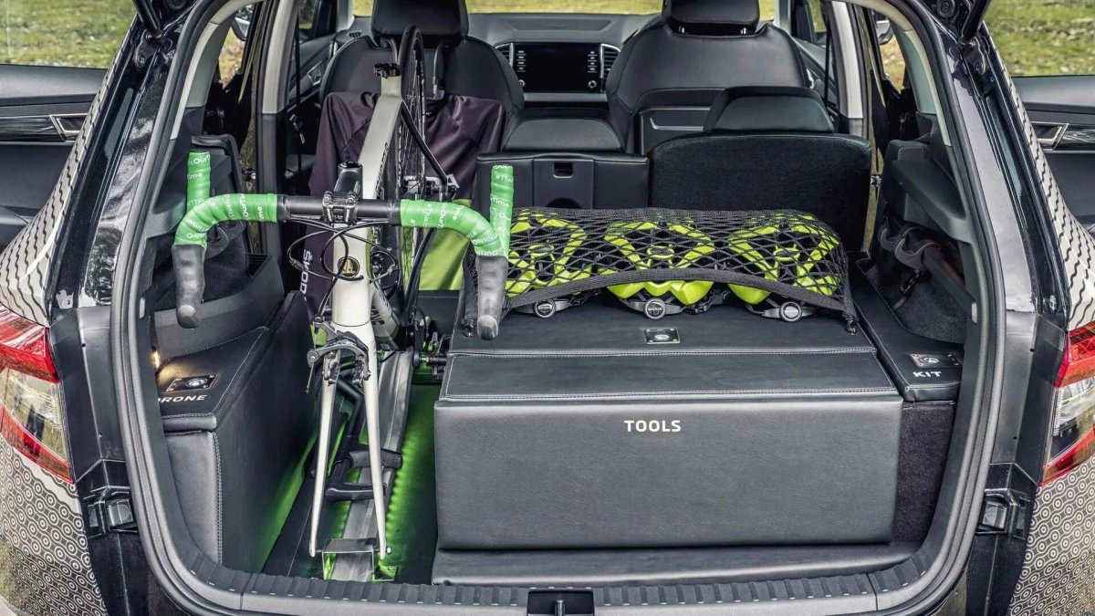 Велосипед в багажнике Шкода Кодиак