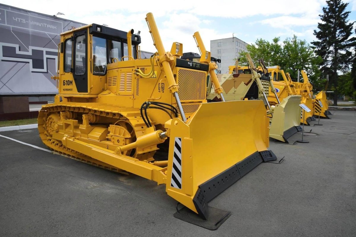 Бульдозер ЧТЗ б10м