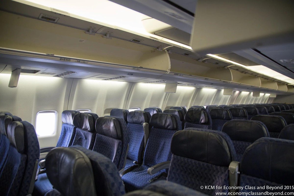 Boeing 737-800 UTAIR салон