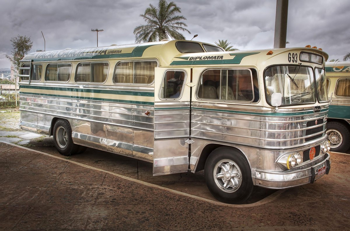 Микроавтобус Альфа Ромео