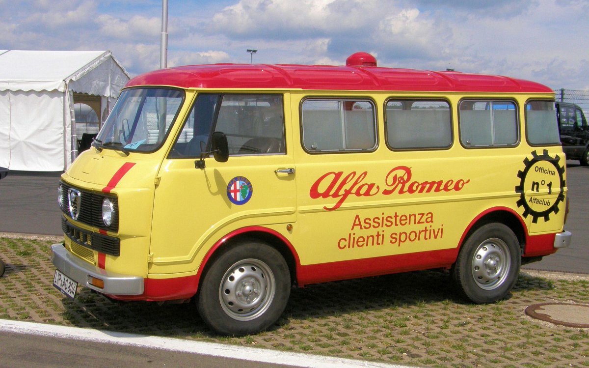 Alfa Romeo микроавтобус