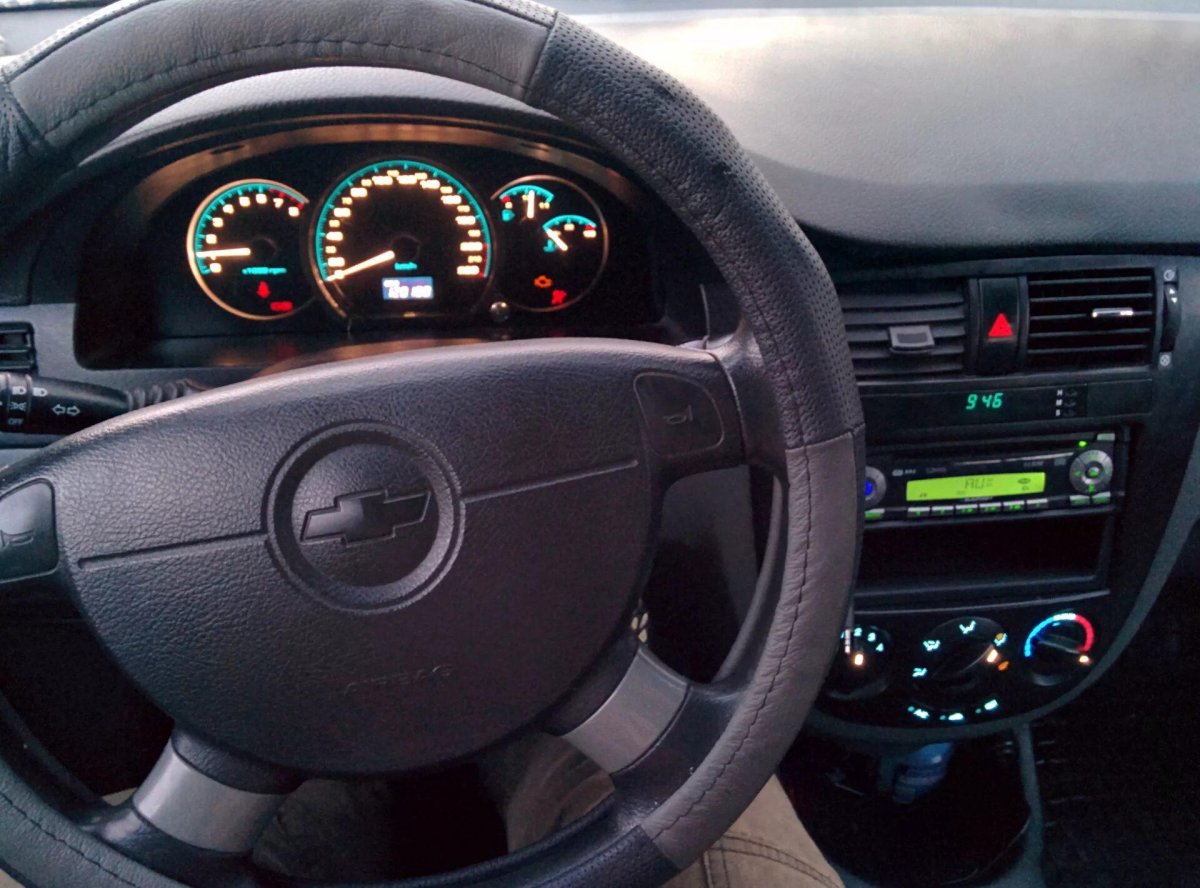 Панель Шевроле Лачетти седан