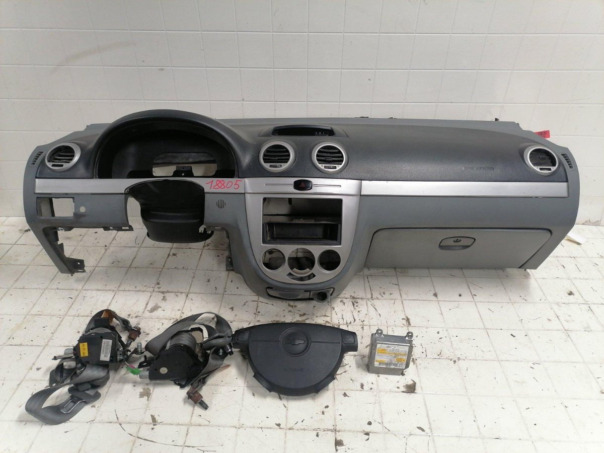 Торпеда Шевроле Лачетти