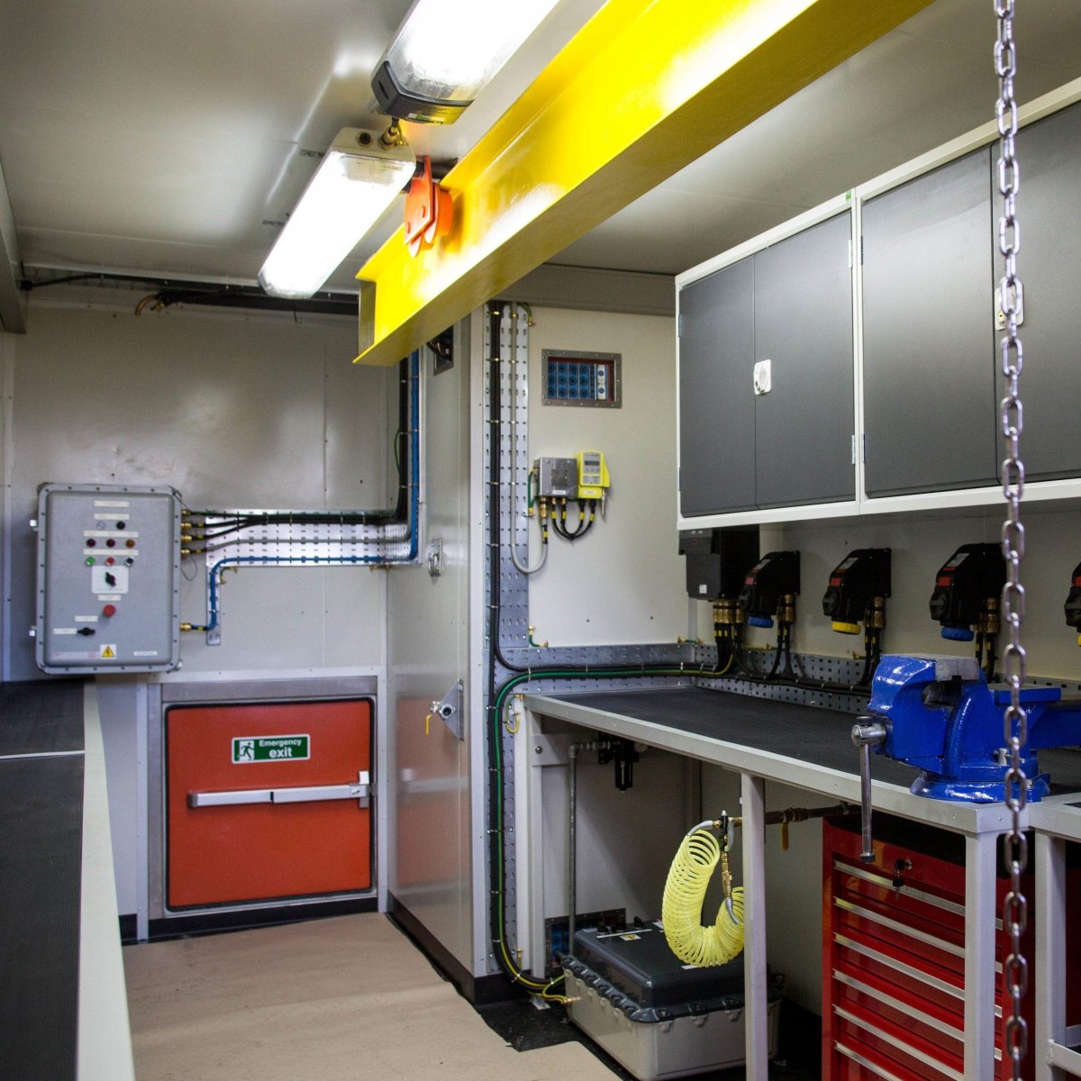 Кран балка в контейнере 20 футов