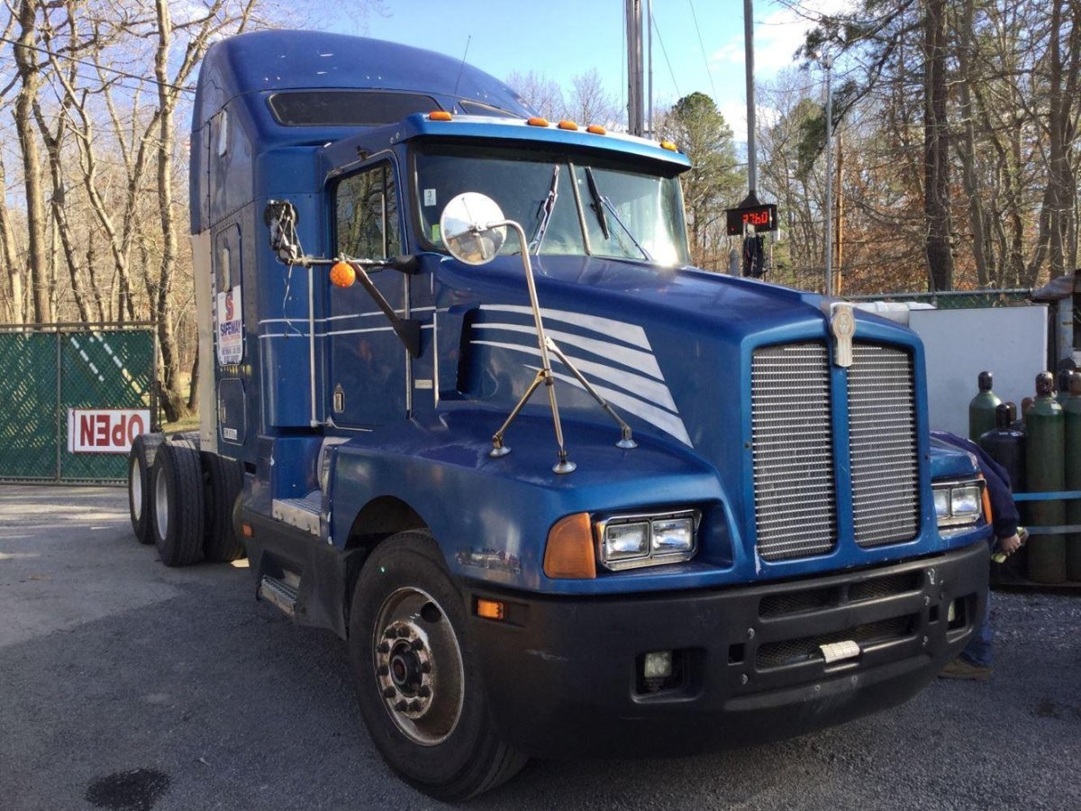 Грузовик Кенворт т 600