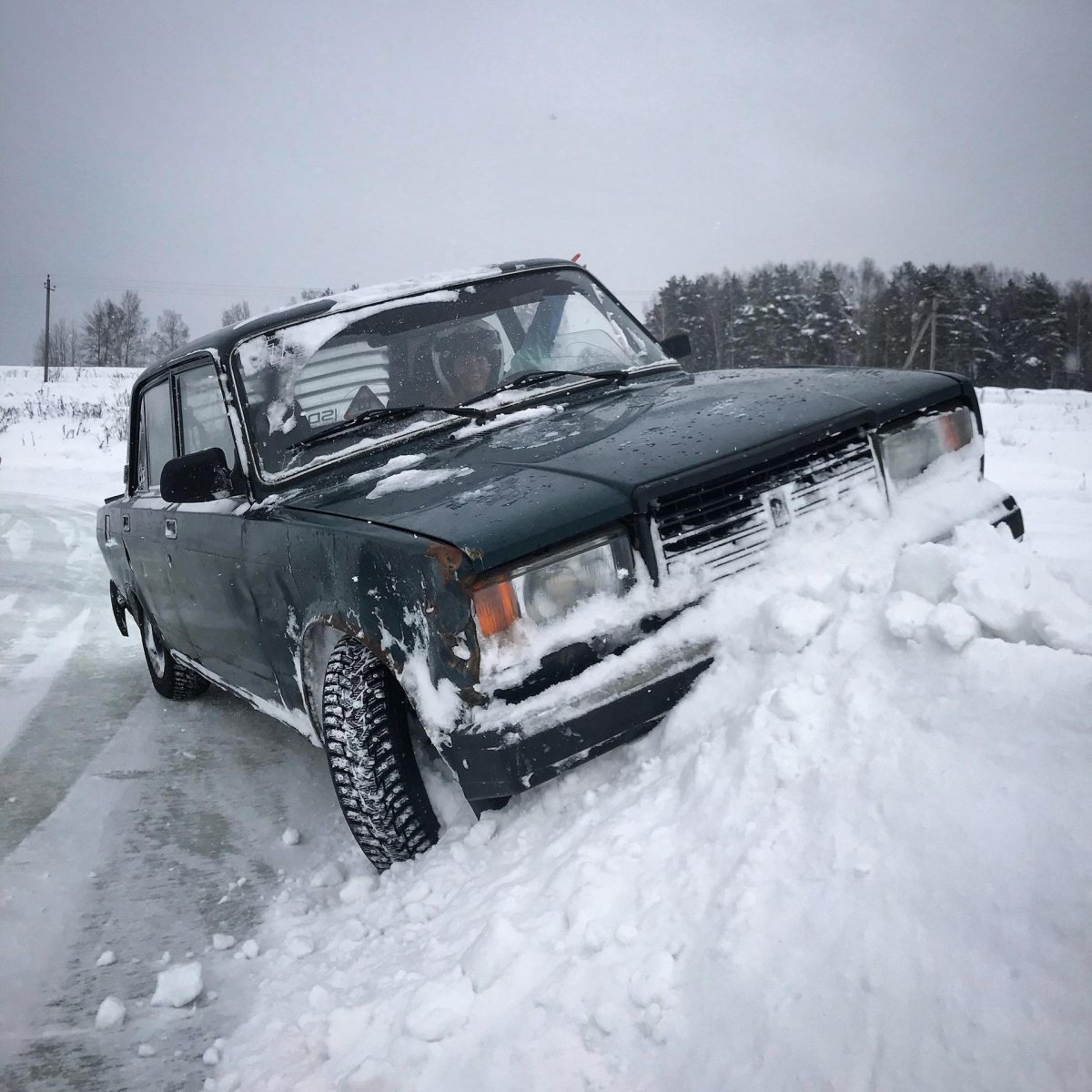 ВАЗ 2107 дрифт зимой