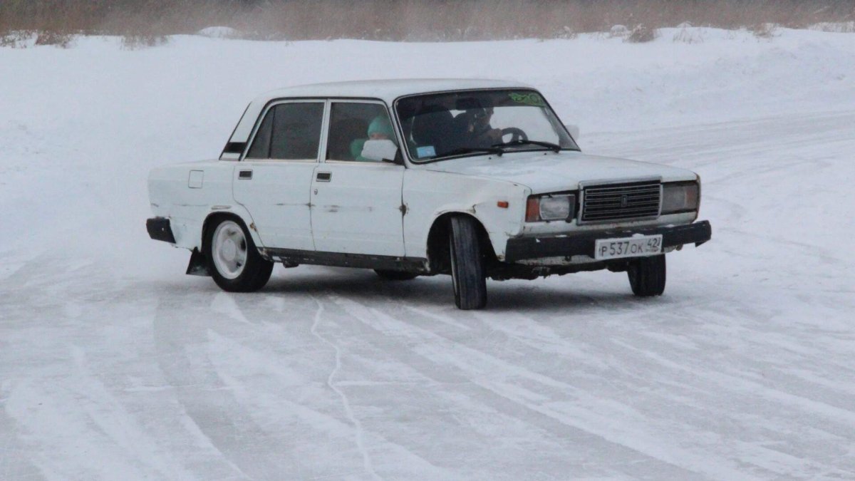 Дрифт зимний белый ВАЗ 2107