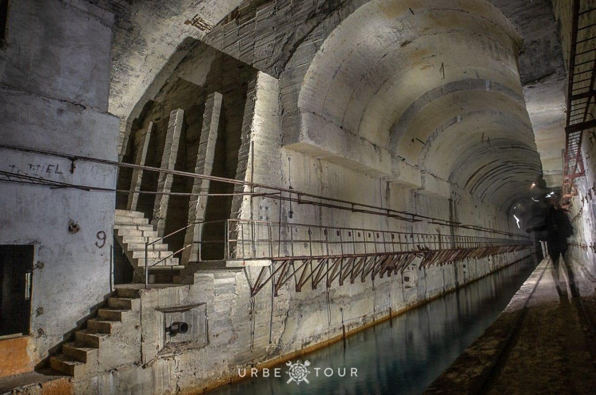 Влера Албания база подводных лодок