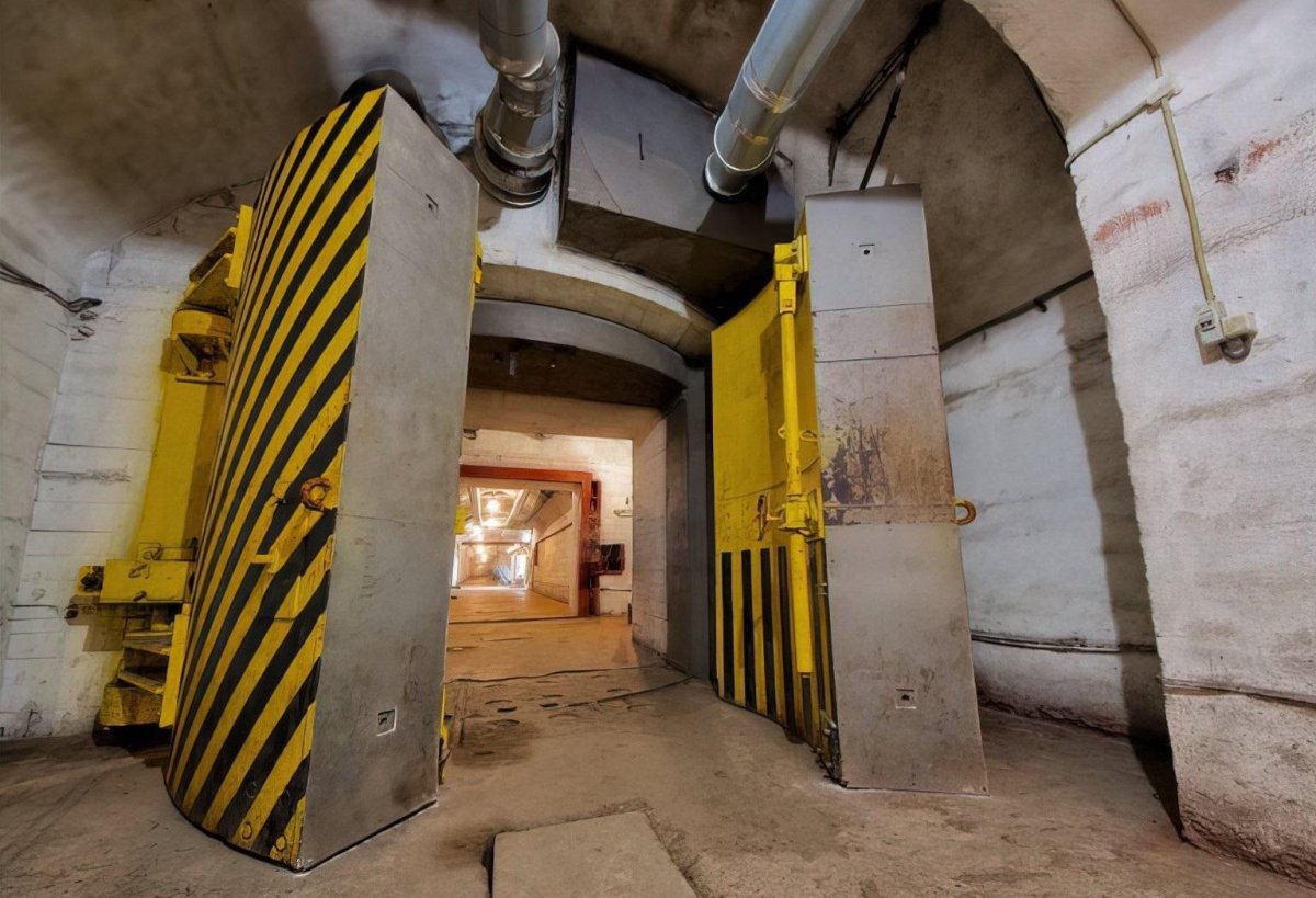 База подводных лодок в Балаклаве