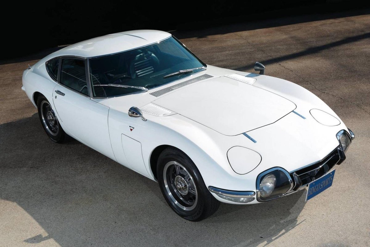 1966 Toyota 2000gt.