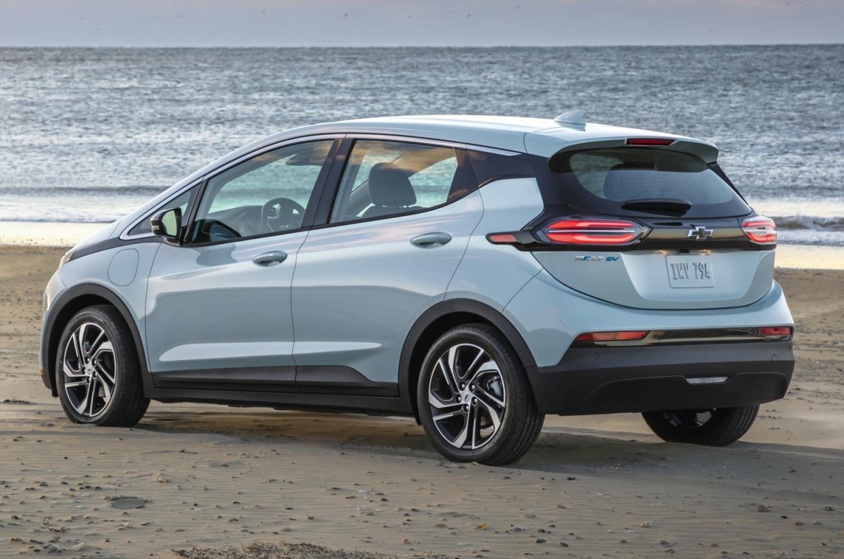 Chevrolet Bolt электромобиль