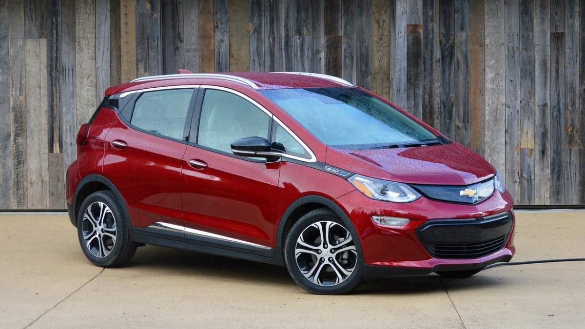 Chevrolet Bolt электромобиль