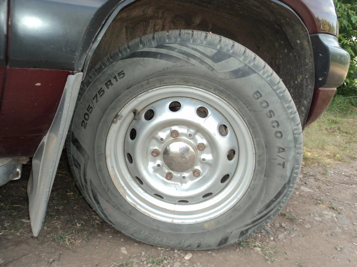Нива Шевроле на резине 205/75 r15