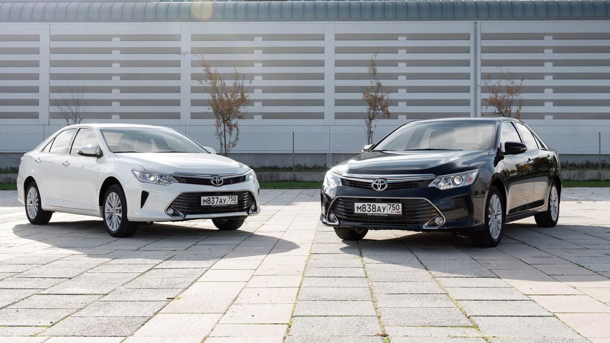 Toyota Camry 2016 черная