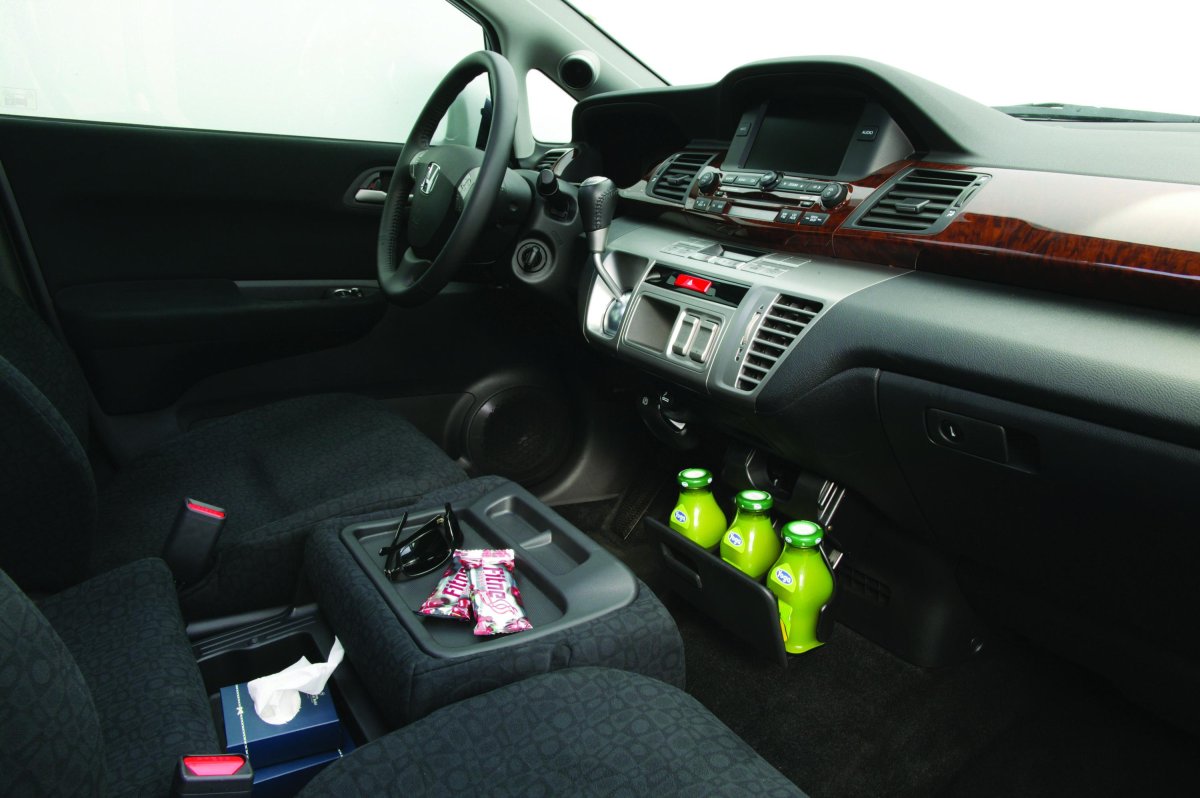 Honda fr-v салон