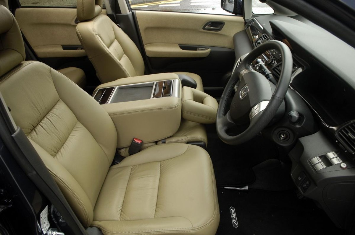 Honda fr-v салон