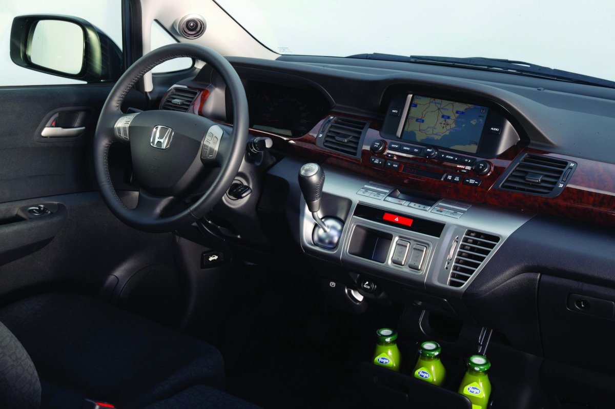 Honda fr-v салон