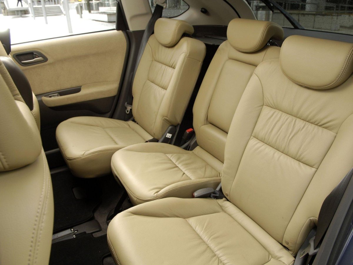 Honda FRV салон