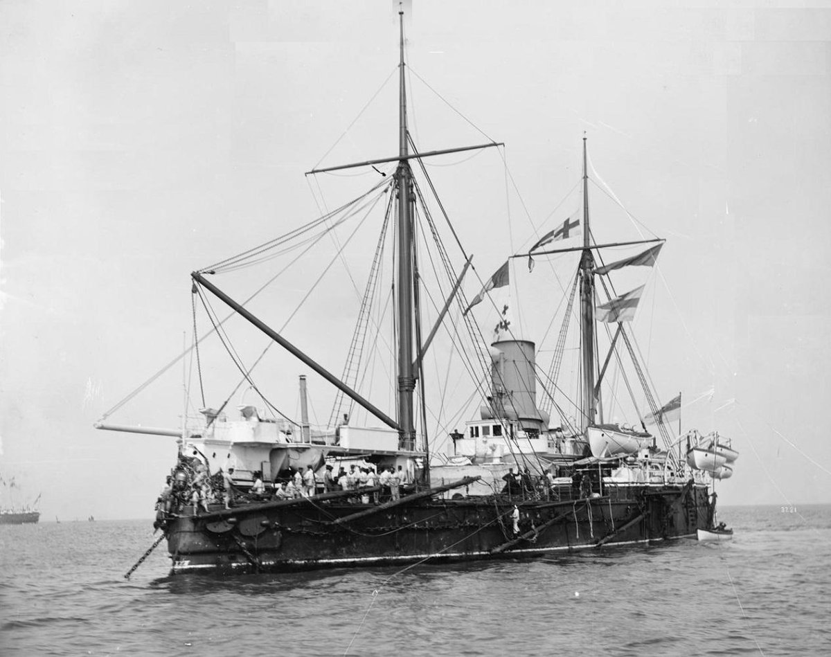 Инфлексибл броненосец