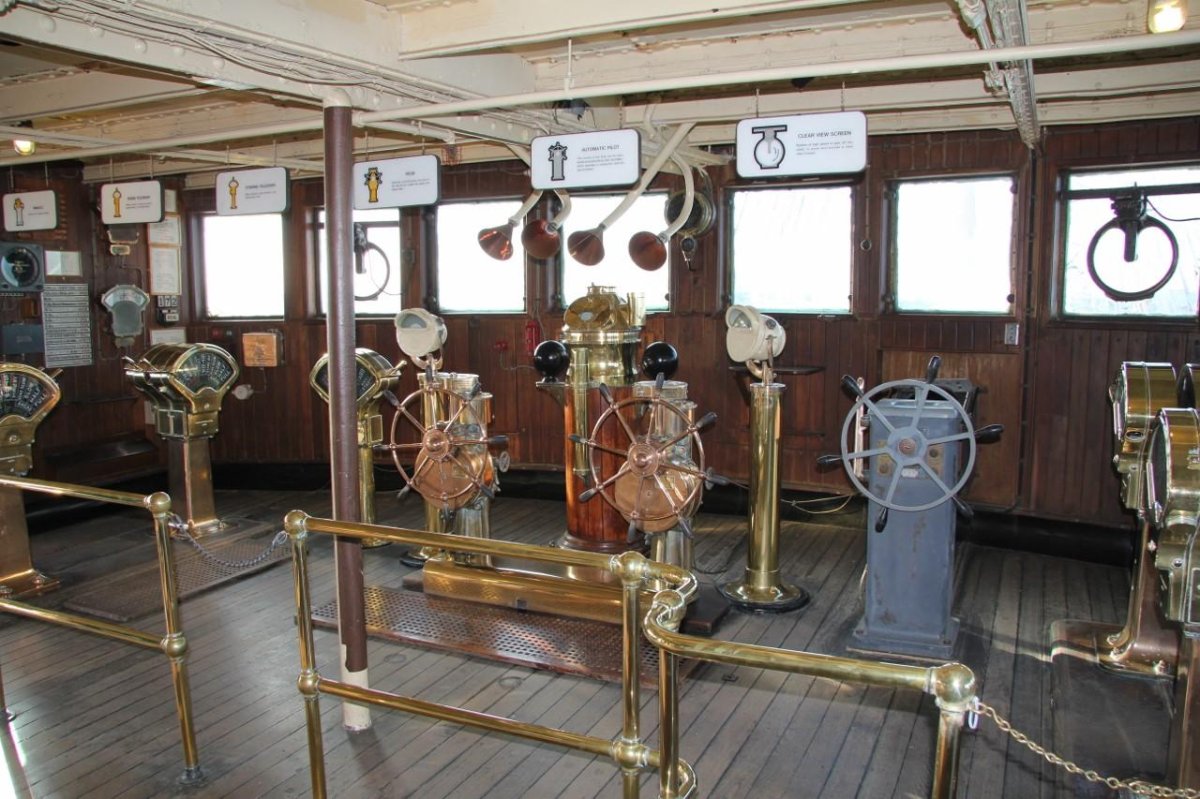 Капитанский мостик куин Мэри