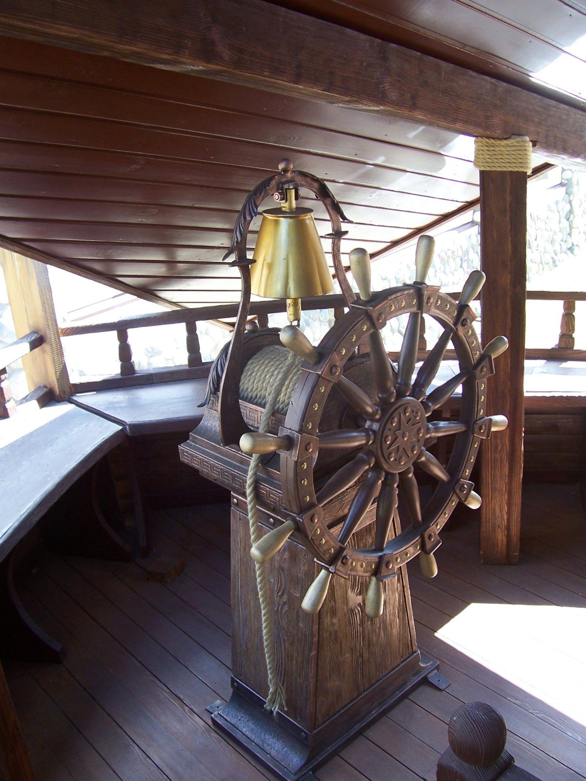 Беседка в стиле корабля