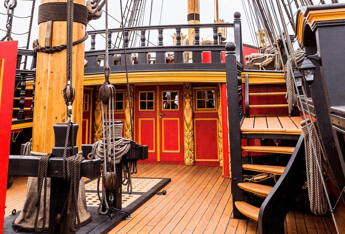 Верхняя палуба корабля