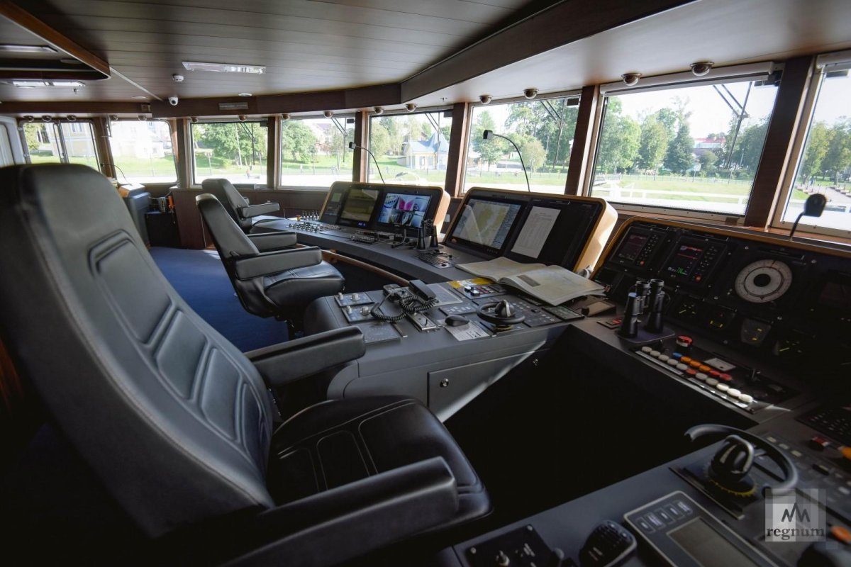 Мустай Карим теплоход