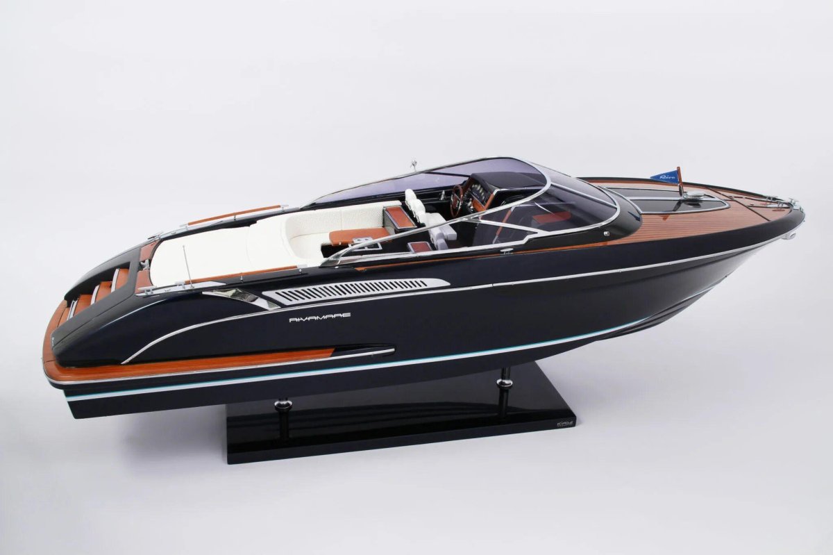 Катер Riva Aquarama
