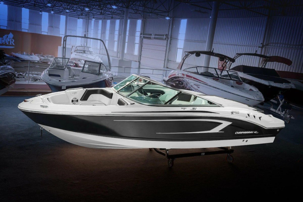 Катер Чапараль 21