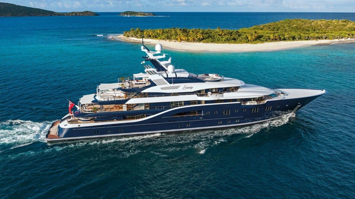 Мегаяхта Гамильтон