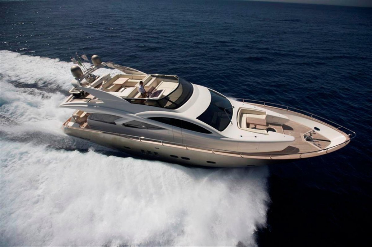 Azimut 46 яхта