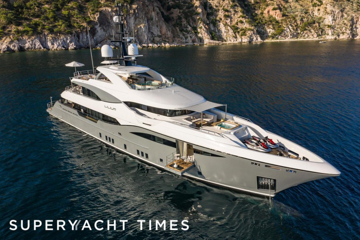 Яхта Lilium