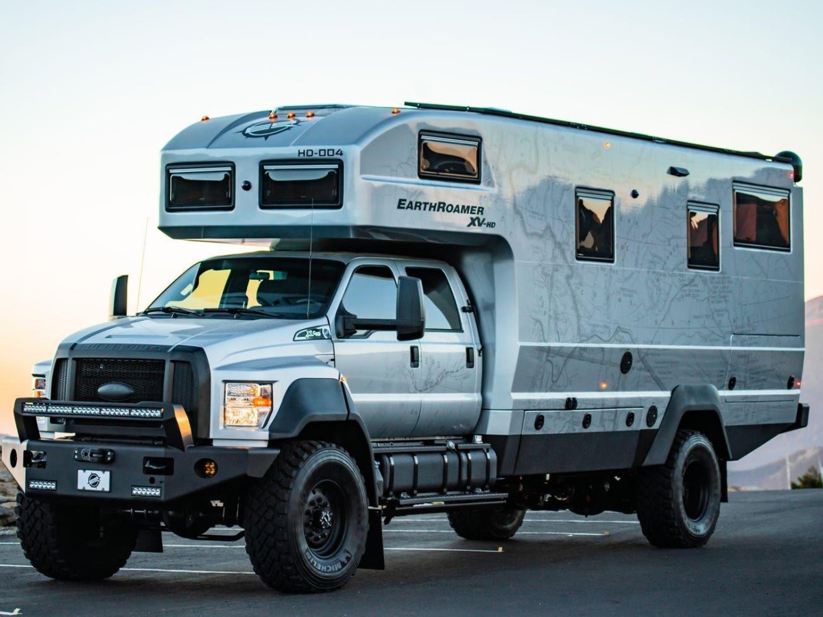Ford f750 Camper