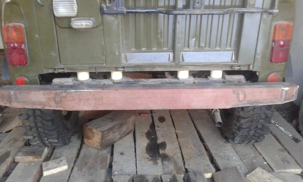 Задний бампер УАЗ 31512