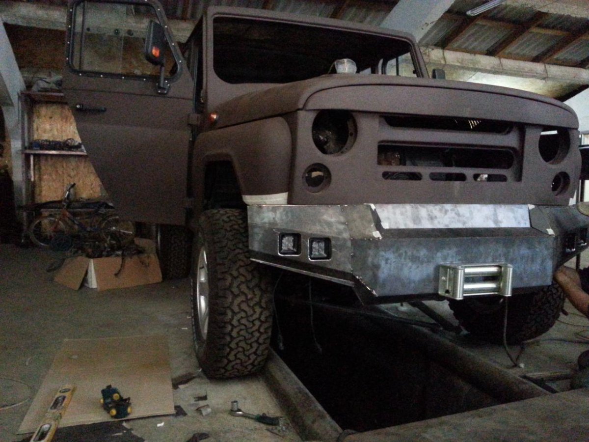 Силовой бампер на УАЗ 469