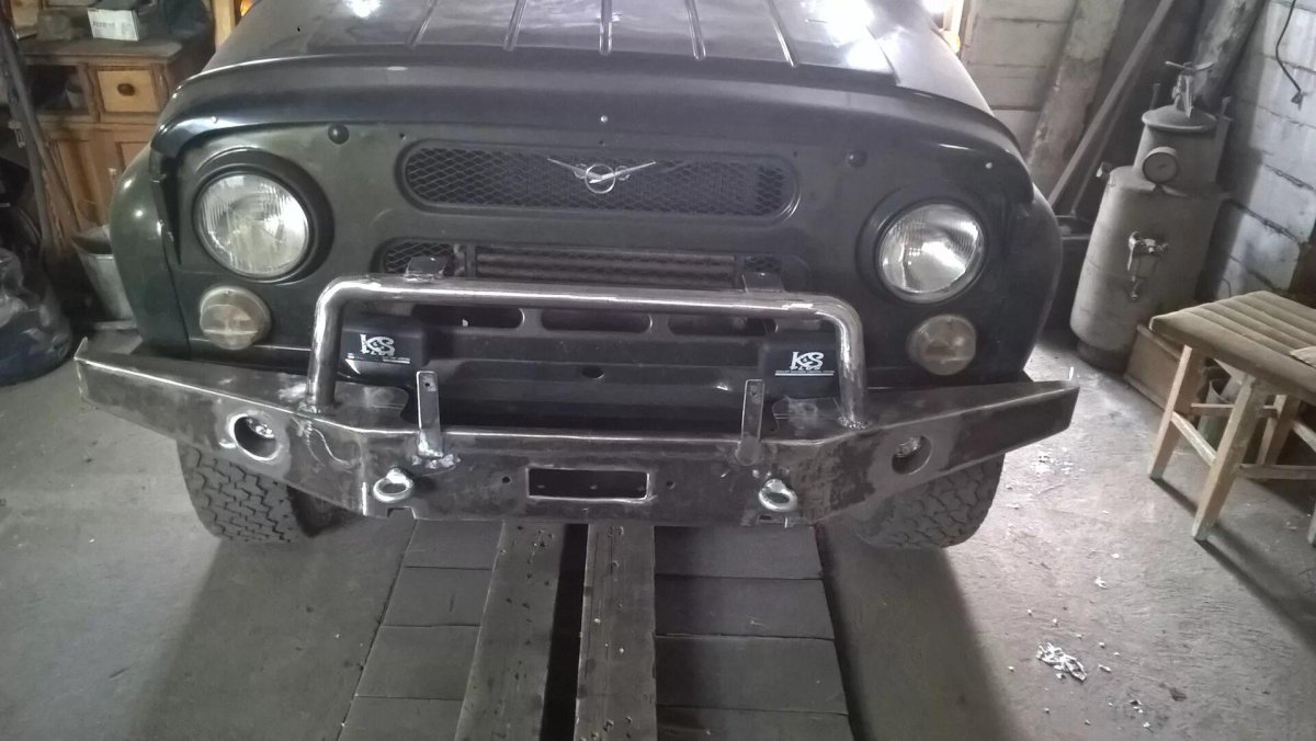Силовой бампер на УАЗ 469