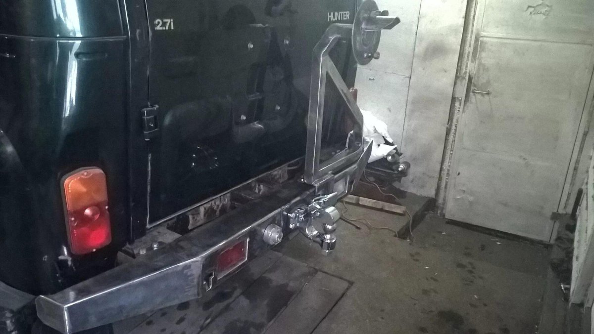 УАЗ 469 С задним силовым бампером с калиткой